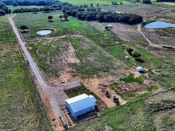 4th image of 435 Lake Valley Rd