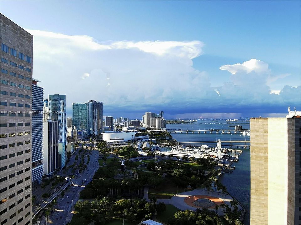 1st image of 325 Biscayne Blvd #3924