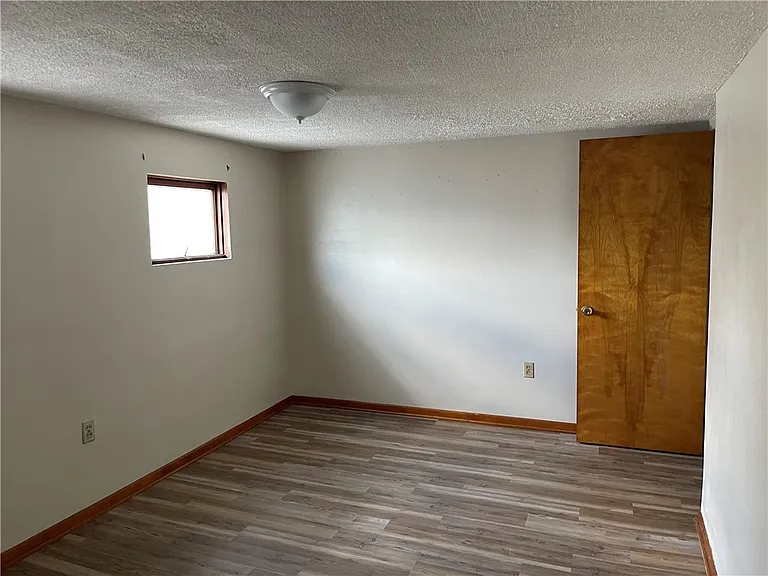 332 Quay St — Photo 9