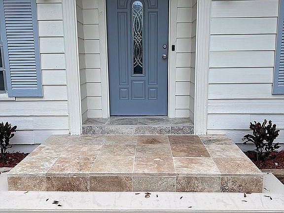 3rd image of 644 N Adelle Ave