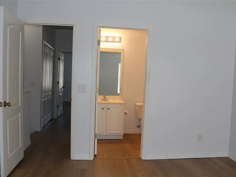 16320 Swan View Cir — Photo 15