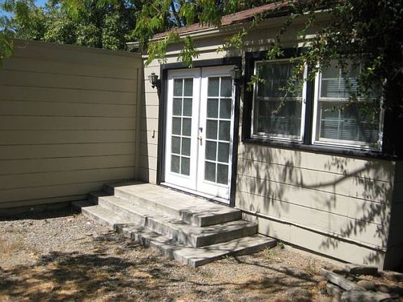 2nd image of 1241 Carlton Ave