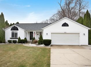 888 Scott Woods Dr NE, Comstock Park, MI 49321