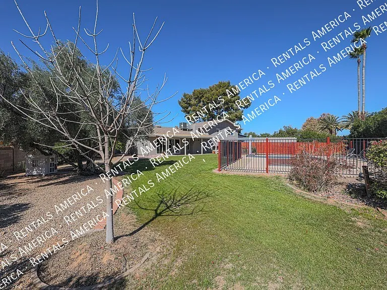 8613 E Clarendon Ave — Photo 34