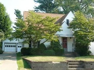 244 High St, Conneaut, OH 44030