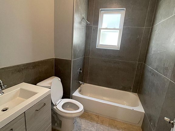 4th image of 162 Steuben St Floor 3