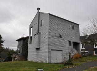 2601 E Aloha St, Seattle, WA 98112