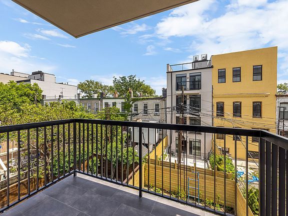 5th image of 388 Cornelia St APT 4
