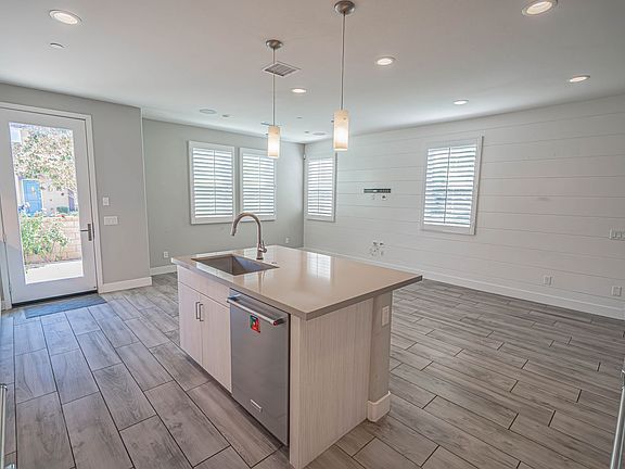 5th image of 28602 Jardineras Dr