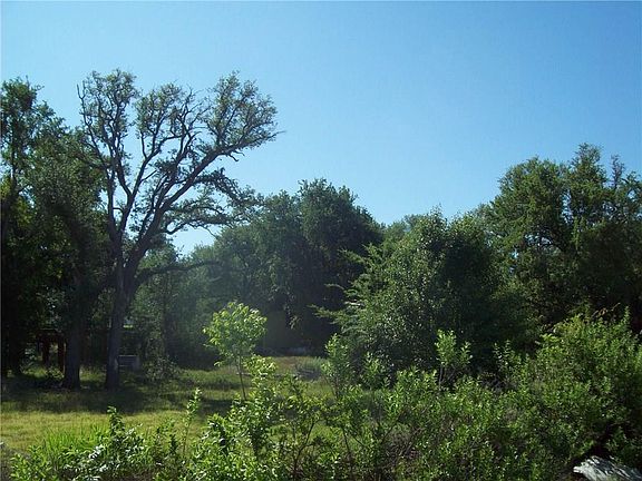 4th image of 111 Minton Ln
