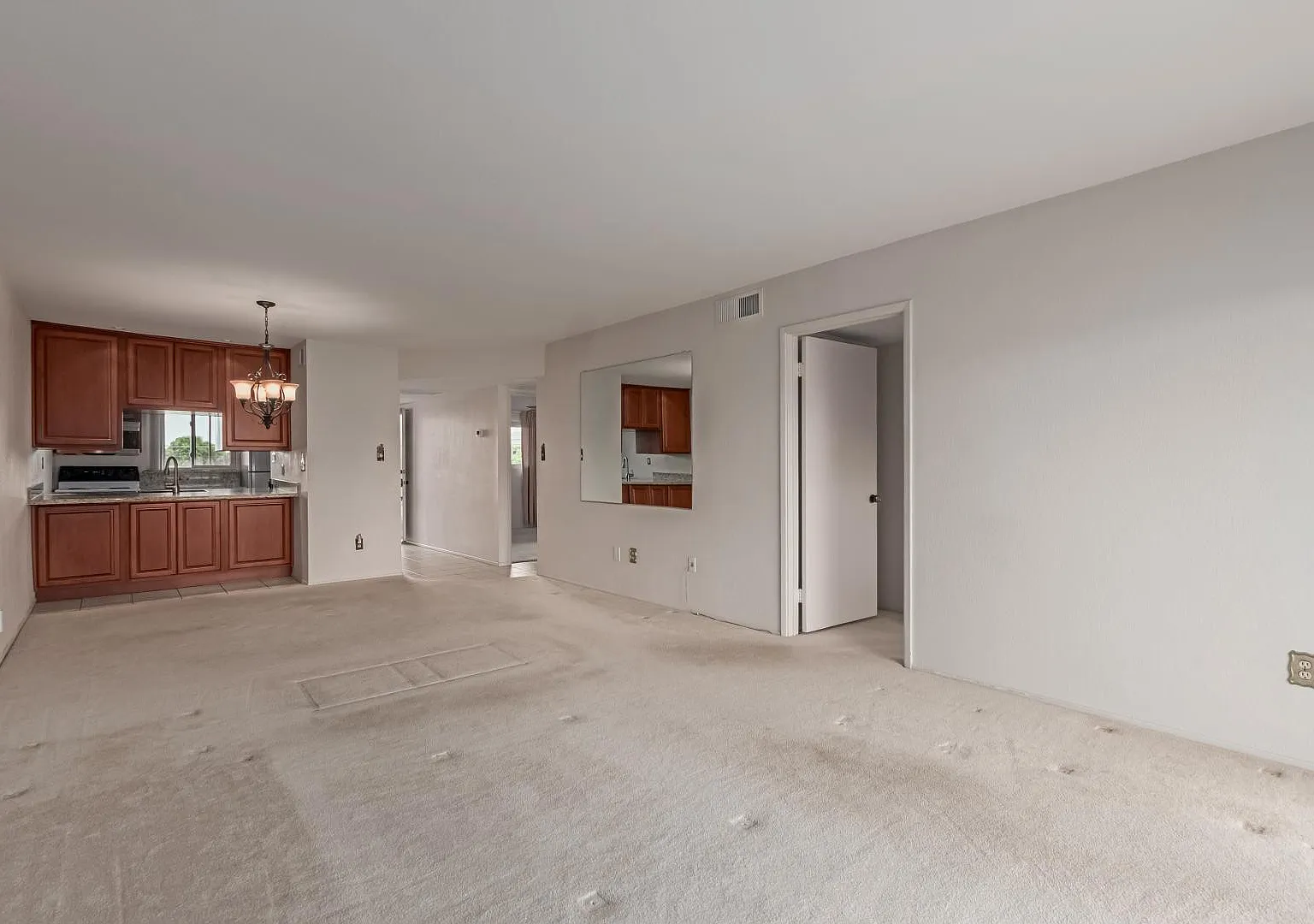 2 bed, 2.0 bath, 1002 sqft, $1,700 — Photo 3