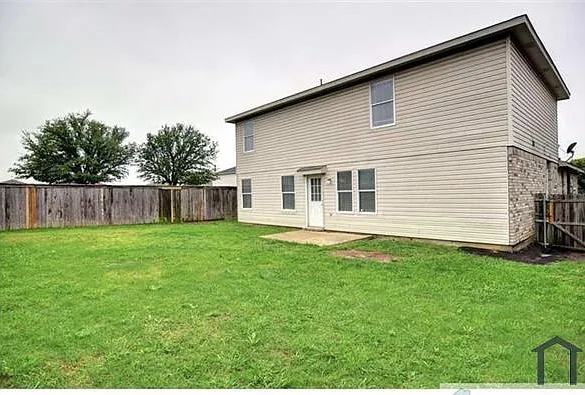 6 bed, 2505 sqft, $3,450 — Photo 4