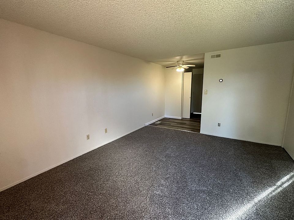 2nd image of 326 W 9th St #D