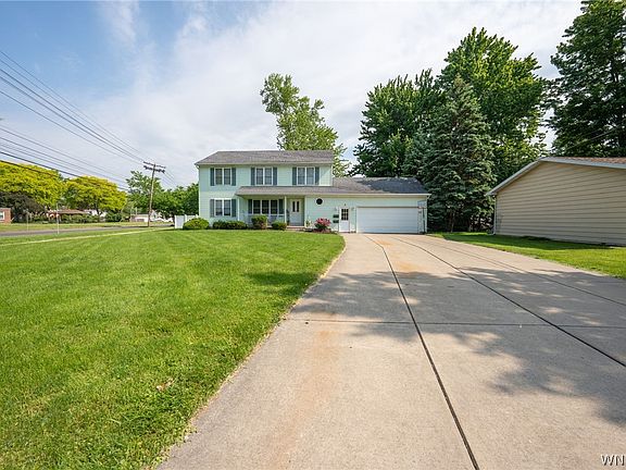 3rd image of 3 Greenwood Cir