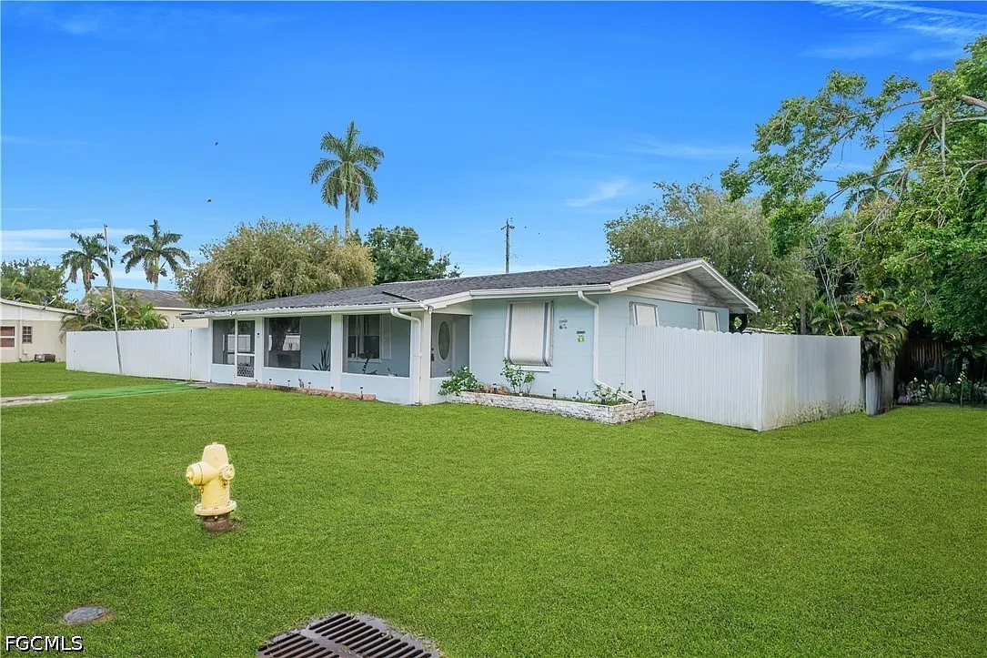 2 bed, 1.0 bath, 840 sqft, $1,850 — Photo 1