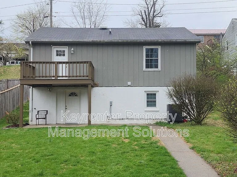 825 Highland Ave — Photo 26