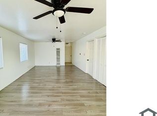 138 E 97th St, Los Angeles, CA 90003