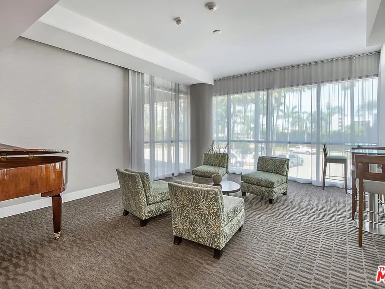 13650 Marina Pointe Dr #1706 — Photo 40