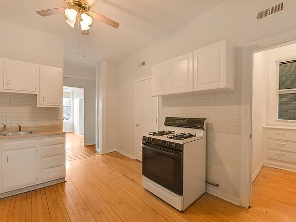 4th image of 2133 N Oakley Ave #2