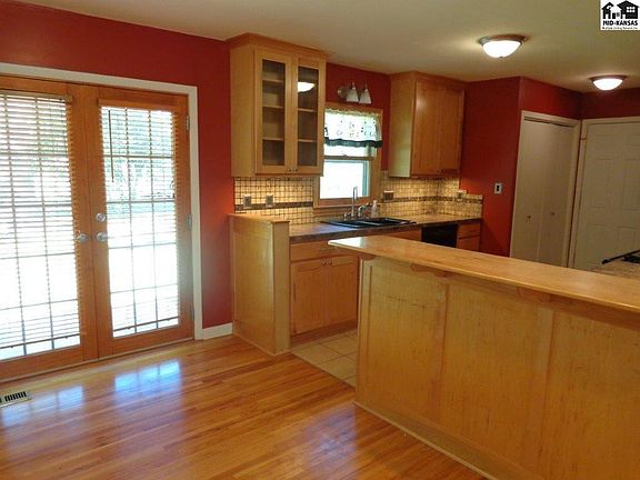 4th image of 3417 N Walnut St