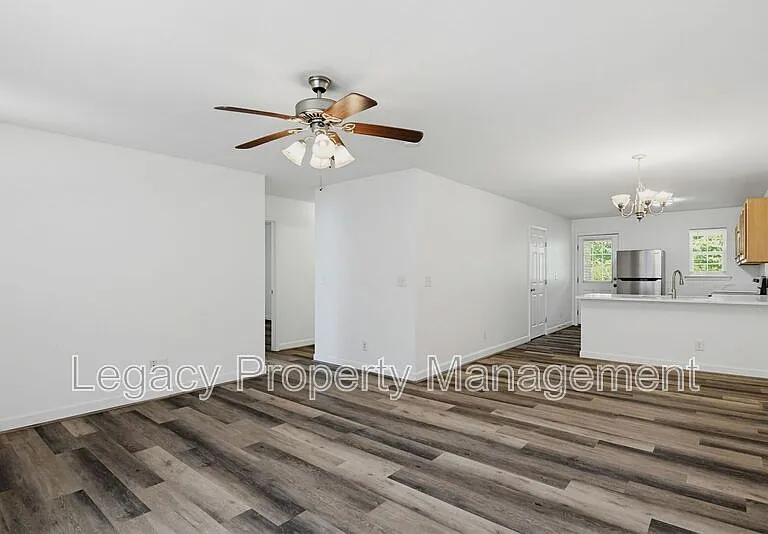 1316 Snow Ct — Photo 4