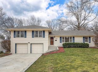 8025 Tomahawk Rd, Prairie Village, KS 66208