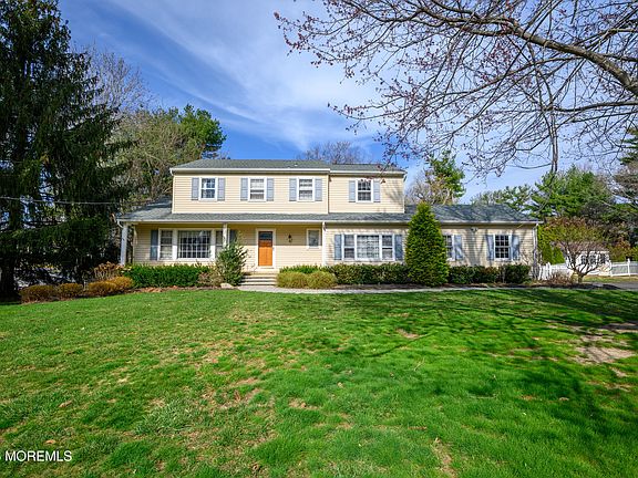 3rd image of 821 Middletown Lincroft Road