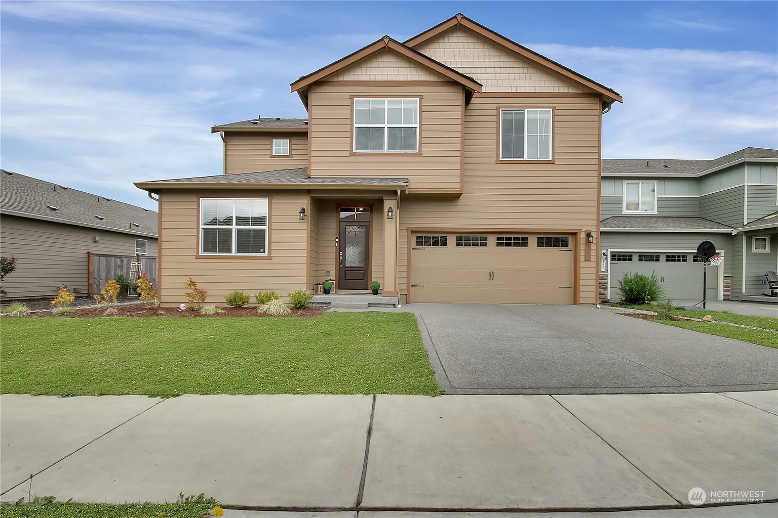 425 Becky Avenue E photo 1