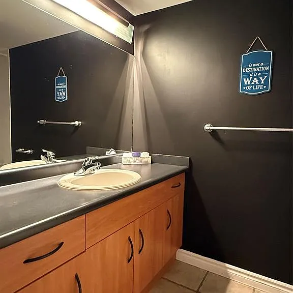 647 Irvine Ave #301 — Photo 21