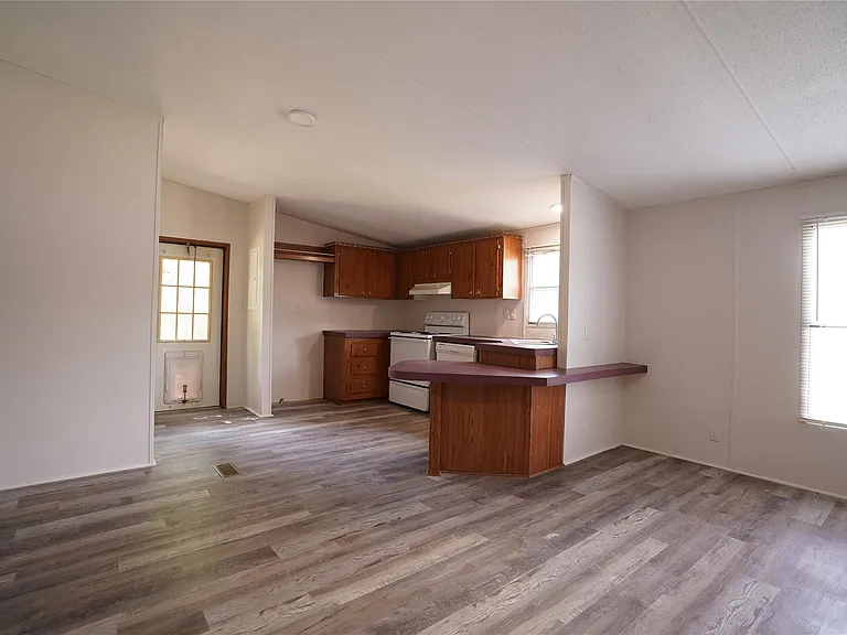 9533 Cypress Dr — Photo 3