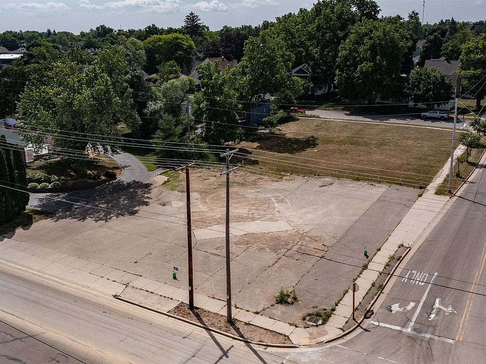 1st image of 310 W Wolf River Ave