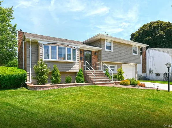 2885 Gerald Court, North Bellmore, NY 11710