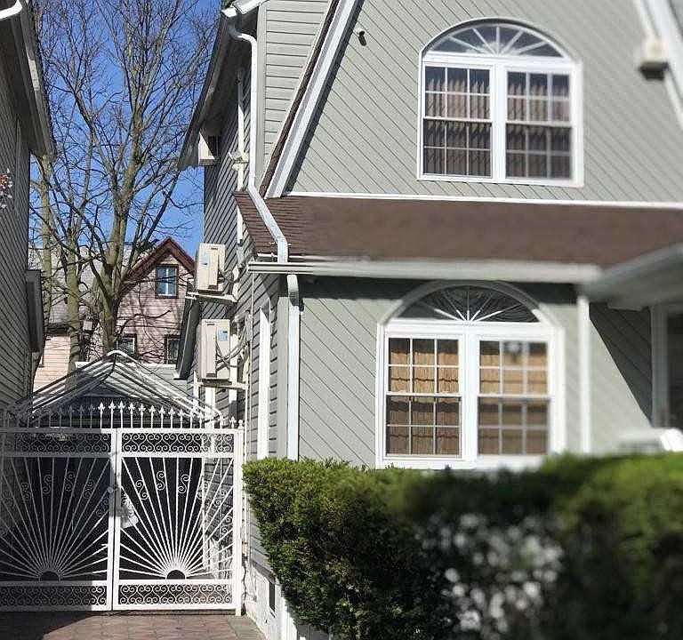 1st image of 10476 124th St