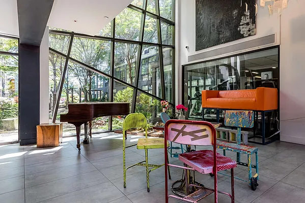 Rented by Nooklyn NYC LLC | media 106