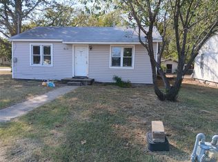 612 S Madison Ave, Wagoner, OK 74467
