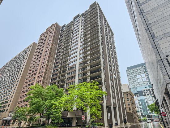 201 E Chestnut St APT 20F, Chicago, IL 60611