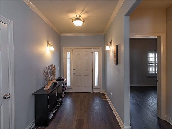 3rd image of 47 Buckingham Dr