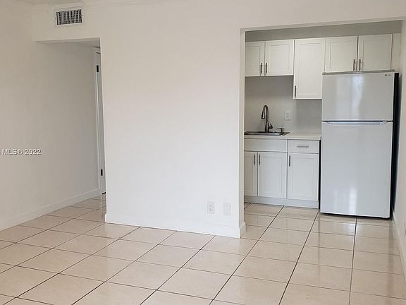 4th image of 11005 SW 1st St APT 203