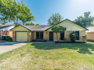 2122 Mesa Wood Dr, Glenn Heights, TX 75154