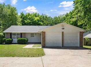 3023 N Old Missouri Rd, Fayetteville, AR 72703