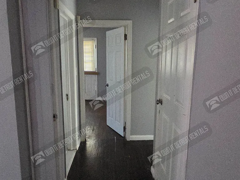 18627 Curtis St — Photo 13