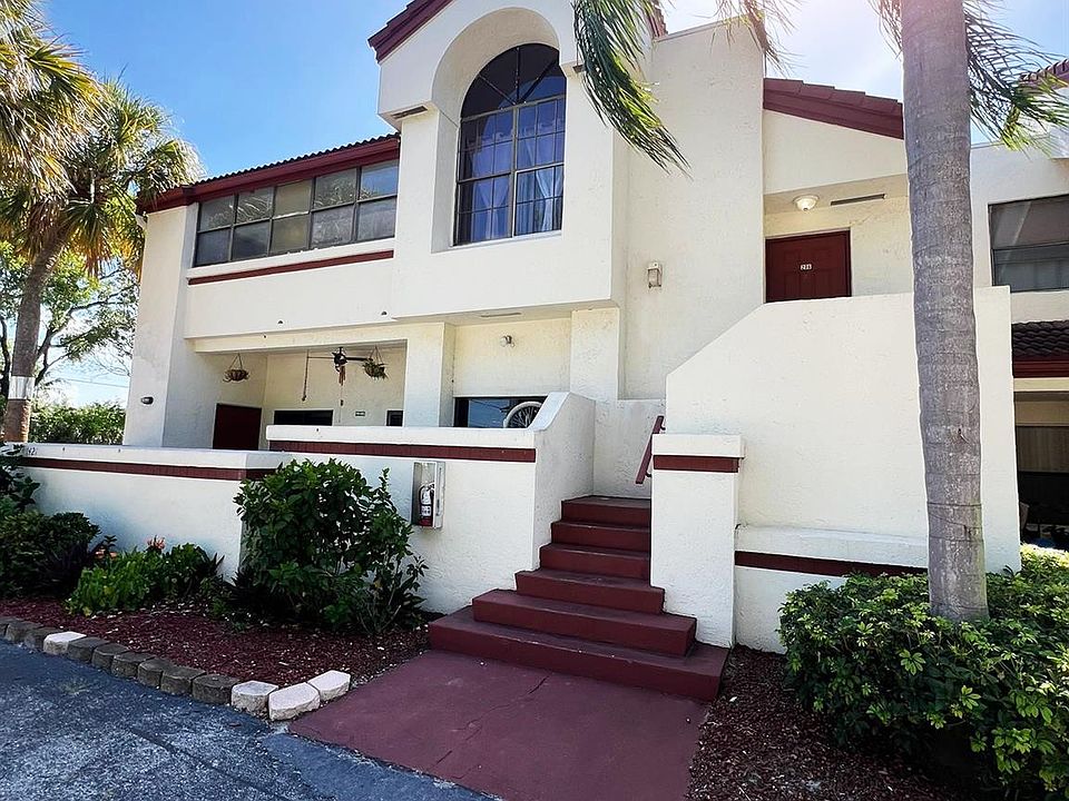 1st image of 1421 Avon Lane #206