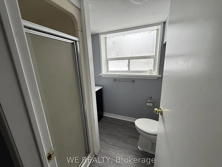 501 Lancelot Cres #LOWER — Photo 10