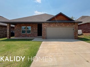 12512 SW 12th St, Yukon, OK 73099