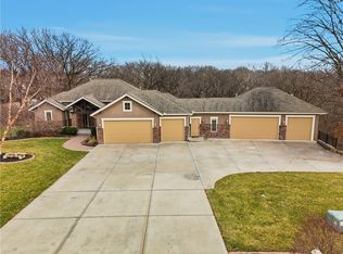 6205 NW Saddle Club Ct, Kansas City, MO 64152