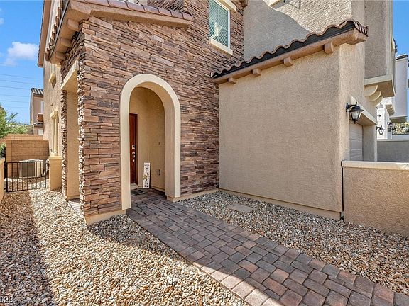 4th image of 10443 Skye Knoll Ave