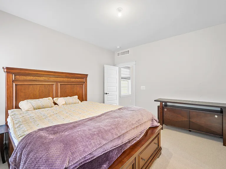 6063 Chester Way — Photo 21
