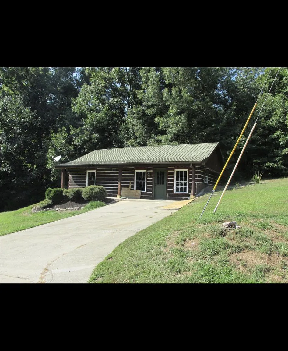 2 bed, 816 sqft, $975 — Photo 1