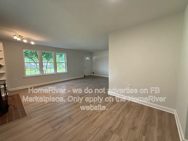 3611 Embassy Ln — Photo 5