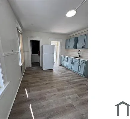 3 bed, $2,050 — Photo 3